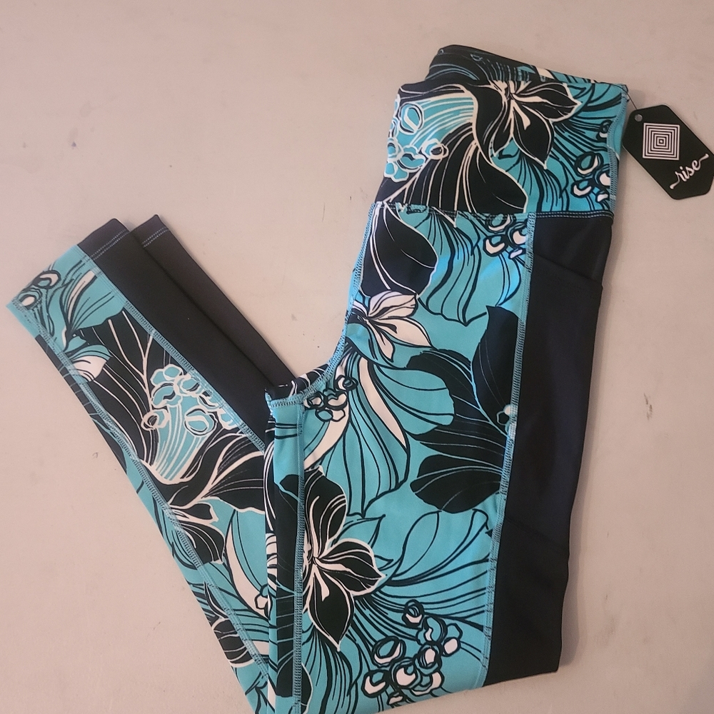 LulaRoe Fearless Crop Fitted Leggings